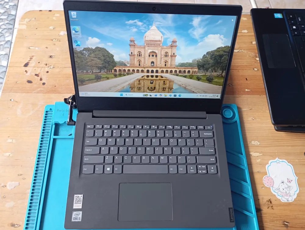 Lenovo V14-IIL Gen 10
